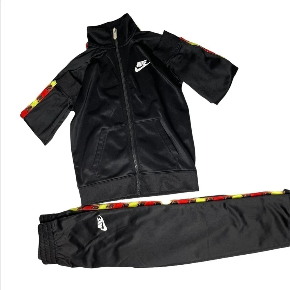 Nike Kids Black Track Suite / Size-7 Large